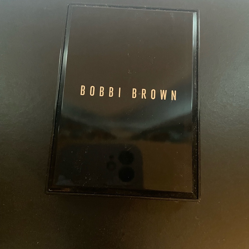 New Bobbi Brown highlighter duo - Picture 2 of 3